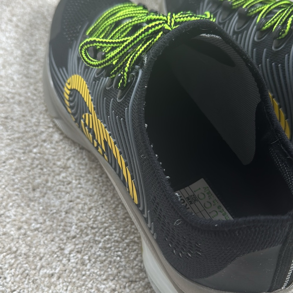 Gucci Men’s Sneakers - Picture 5 of 10